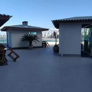 Um Com Piscina Frente Mar Balneário Camboriú